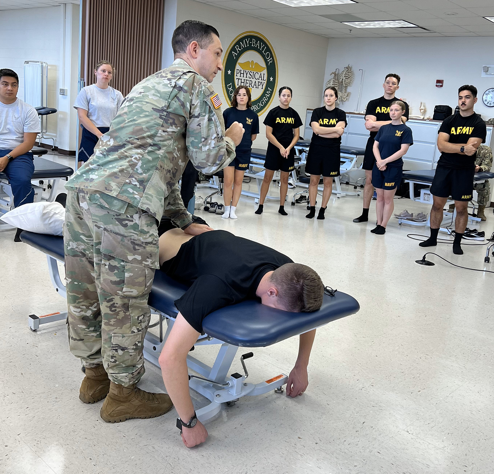 Army-Baylor OMPT Students Learning